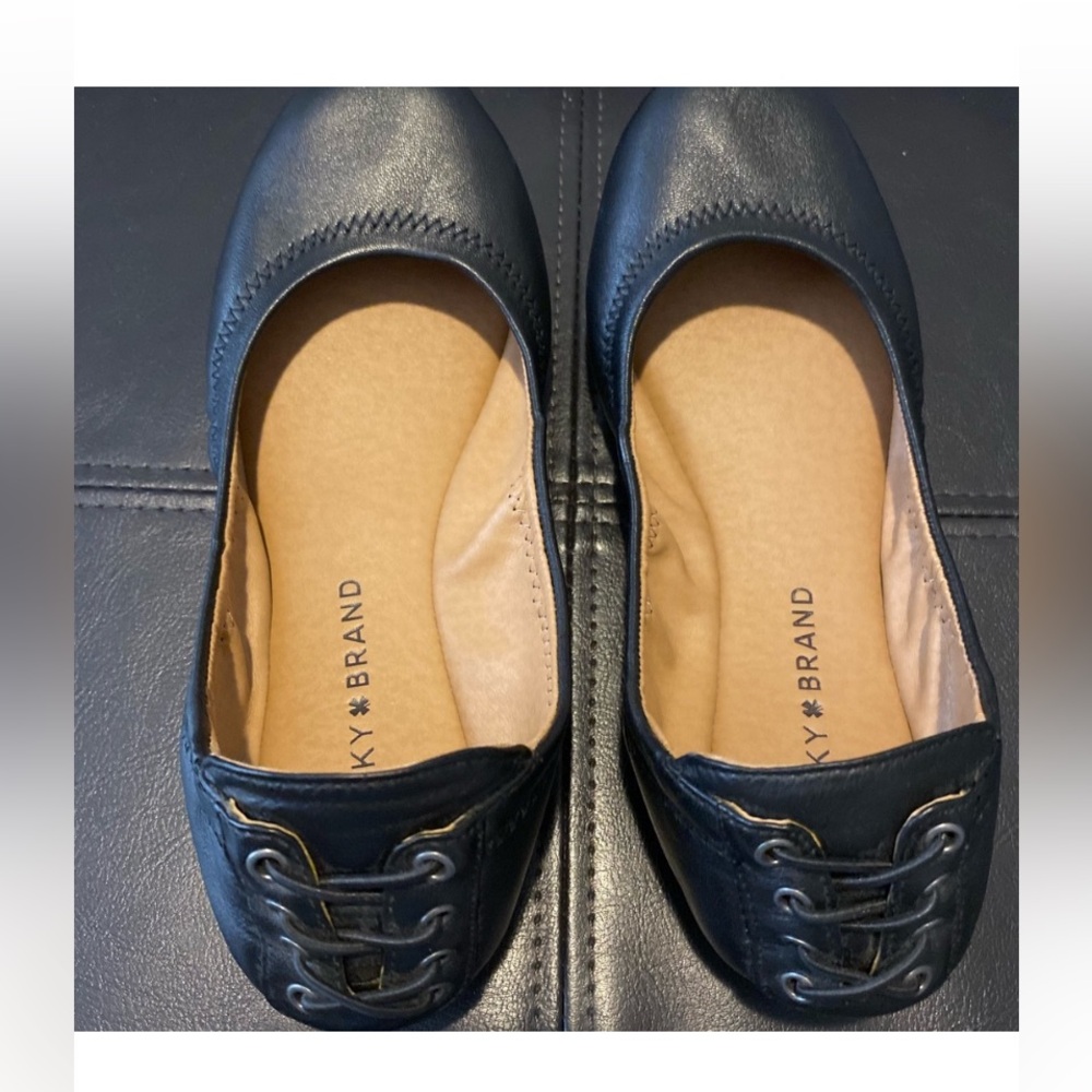 Black Pair Lucky Brand Flats - Picture 3 of 4